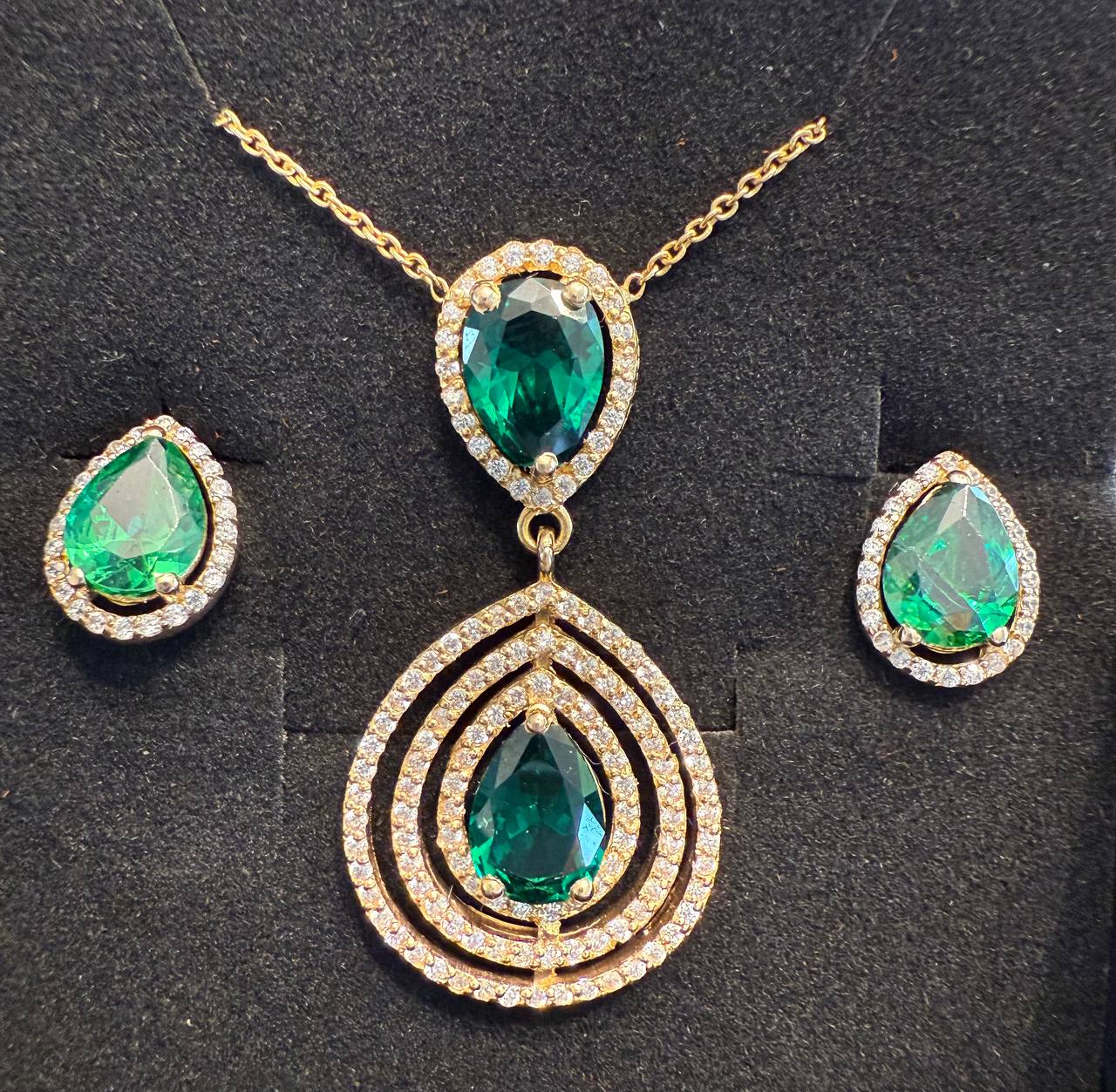 Double Green Teardrop Pendant Necklace