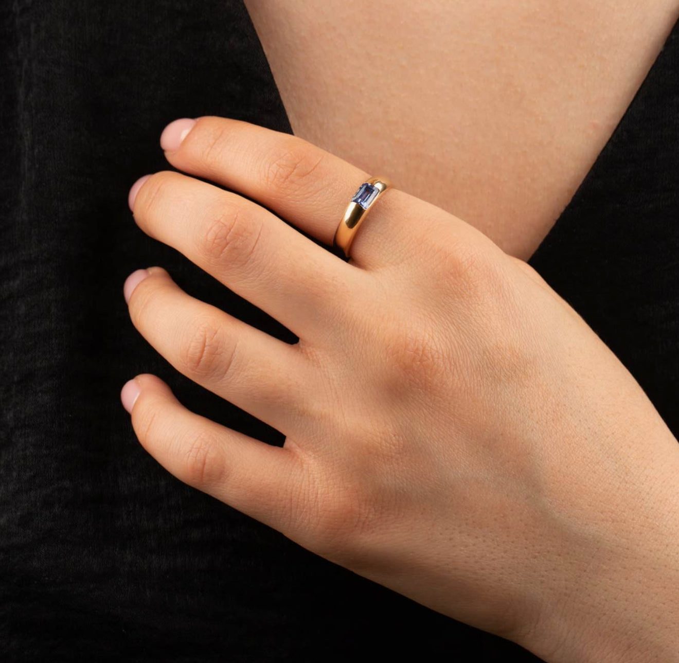 Stone navy blue ring