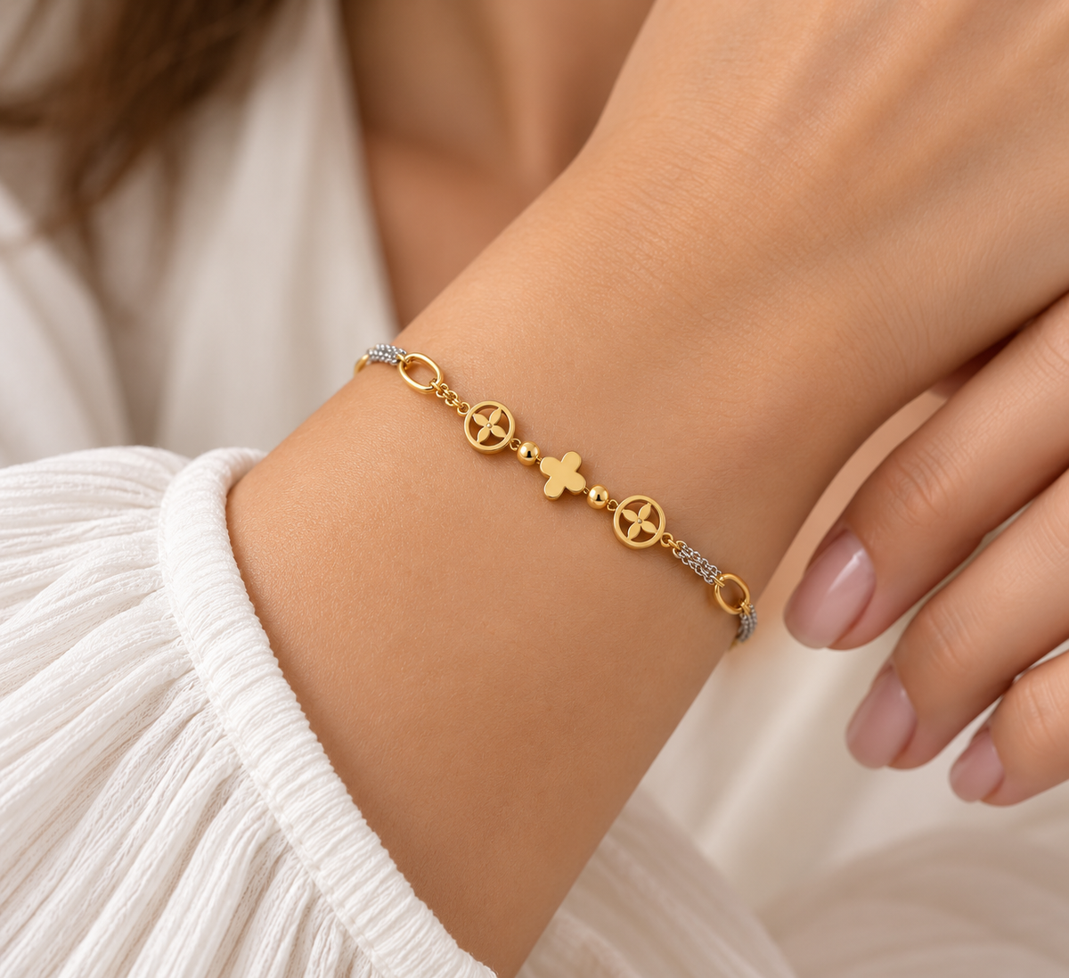 Clover Link Gold Bracelet