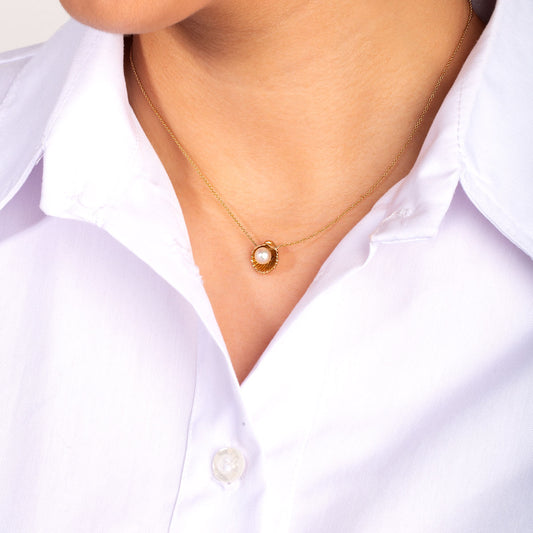 Shell and Pearl Pendant Necklace