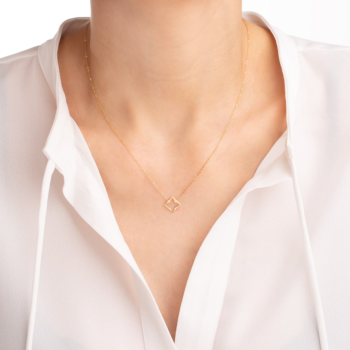 Four-Leaf Flower Square Pendant Necklace