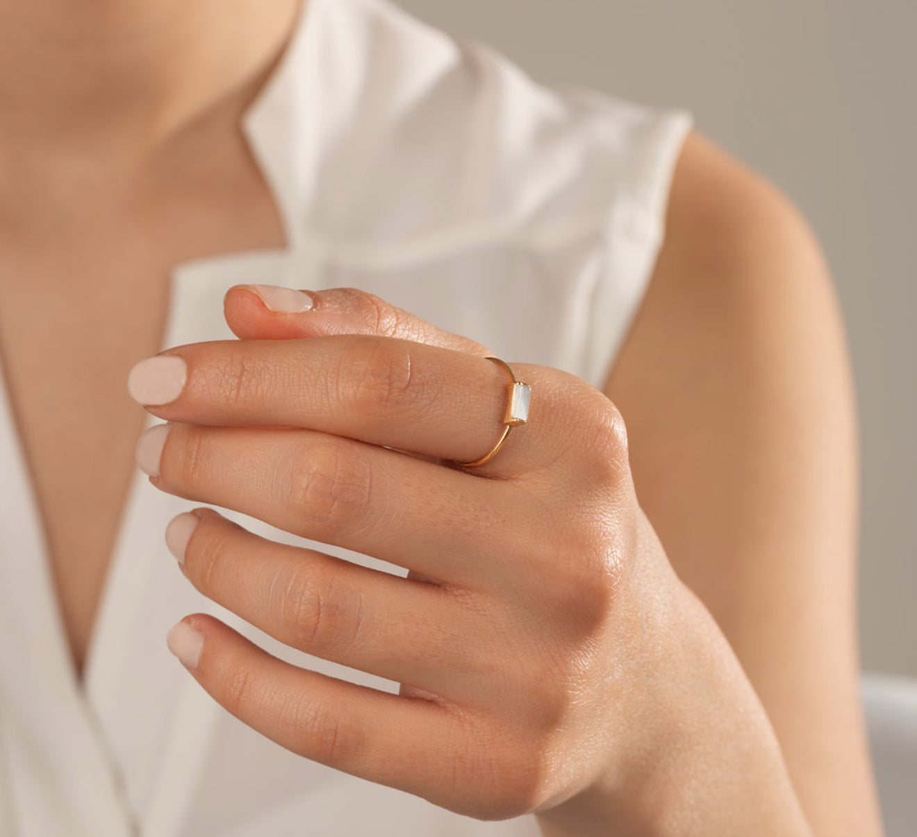 Shell rectangle ring