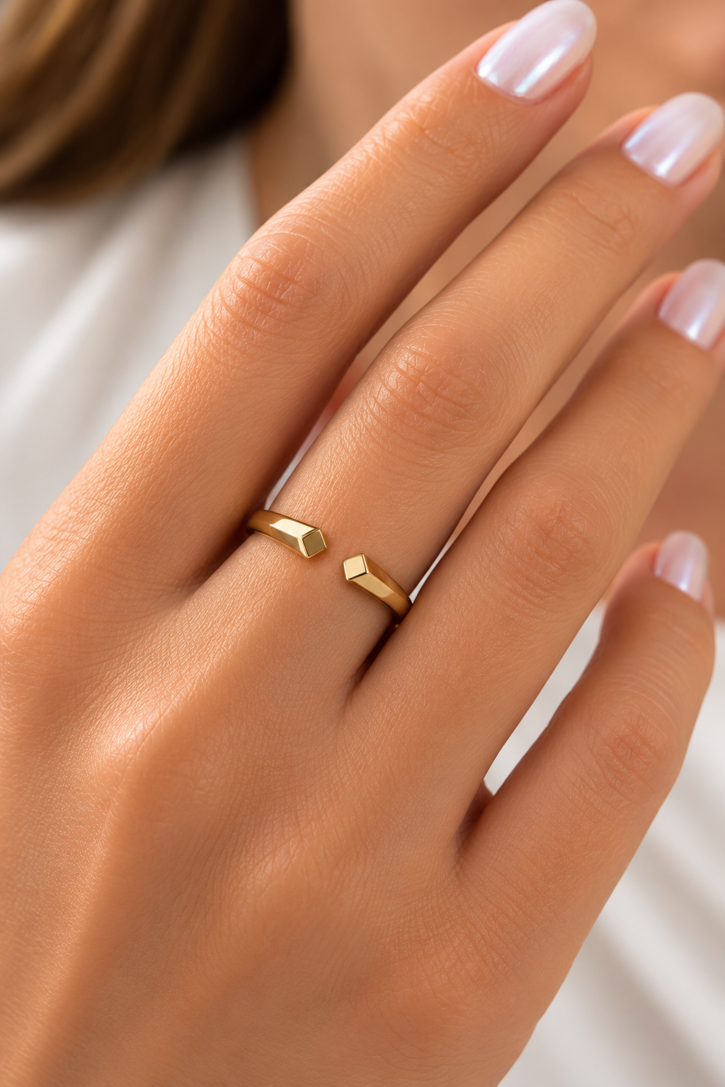 Sculpted Open-End Ring
