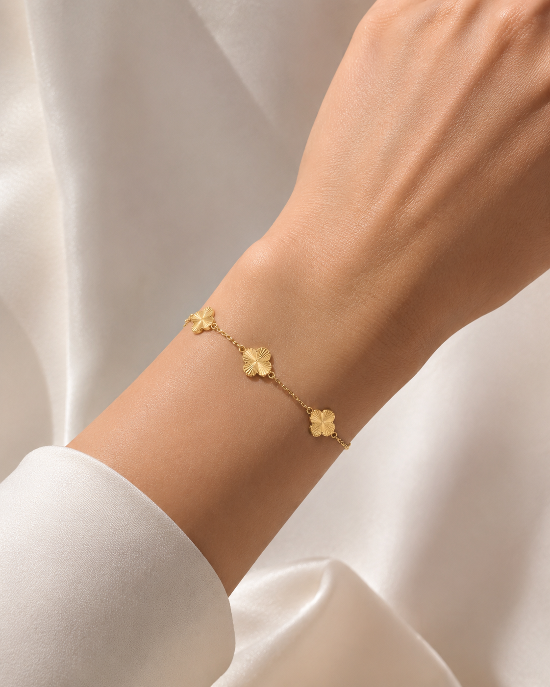 Van Cleef–Inspired 5 Motif Laser-Cut Clover Bracelet