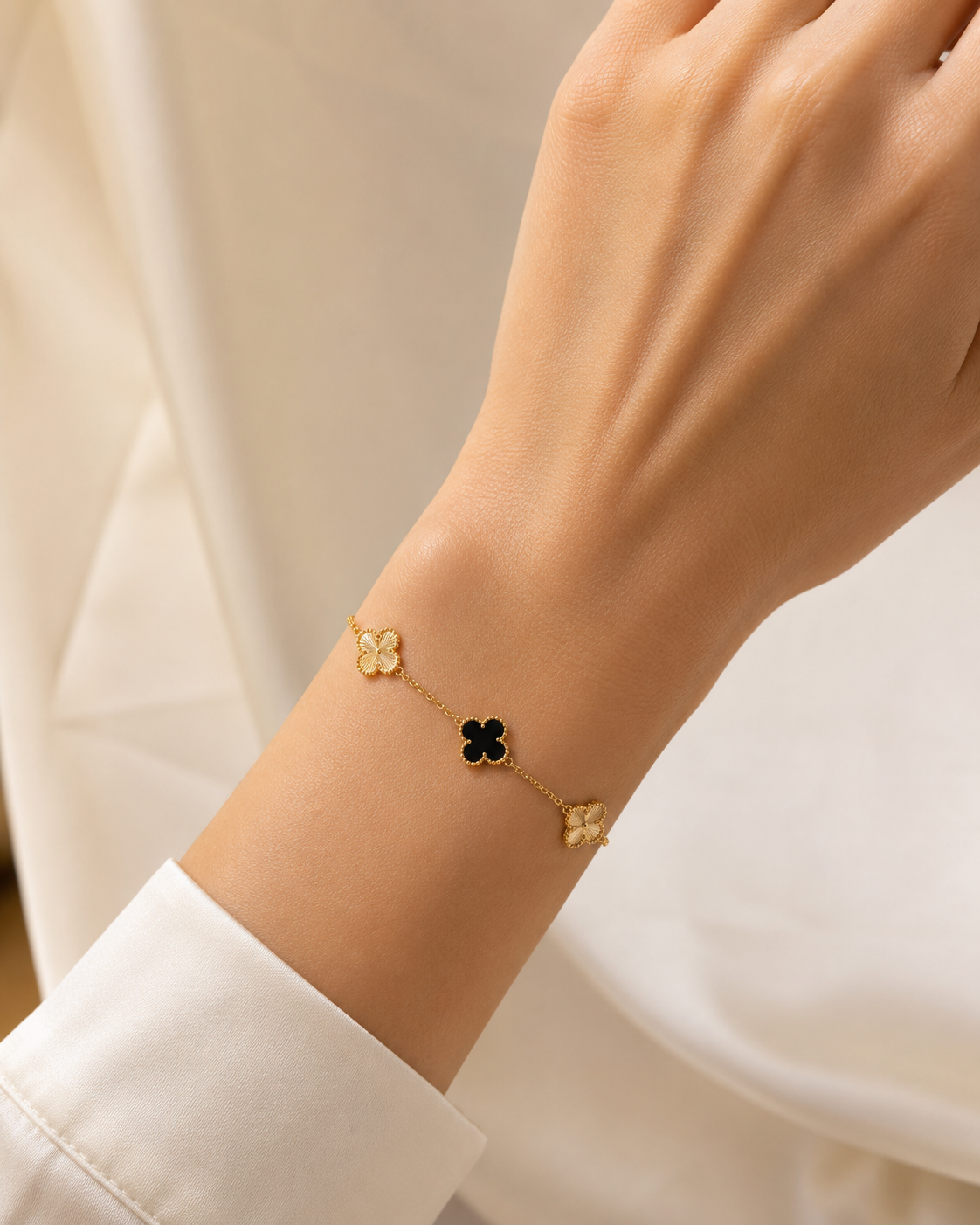 Van Cleef–Inspired Two-Tone Clover Bracelet