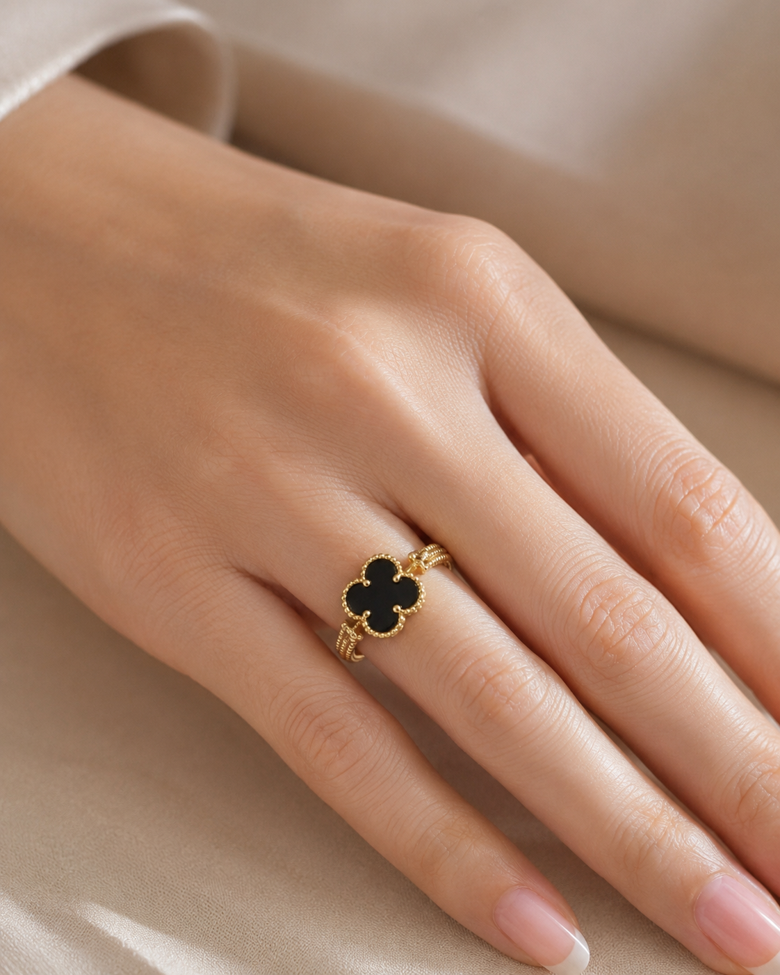 Noir Clover Reversible Ring