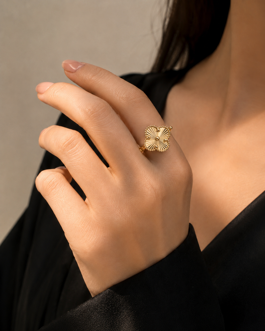 Reversible Green Clover & Gold Laser-Cut Ring