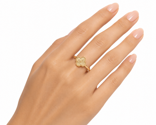 Small VanCleef Lasercut Ring