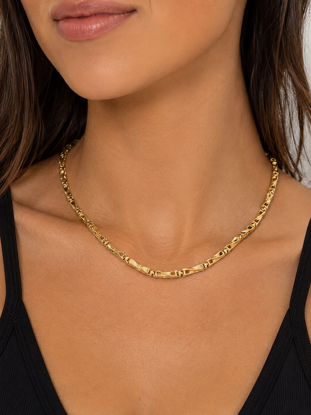 Curve Necklace