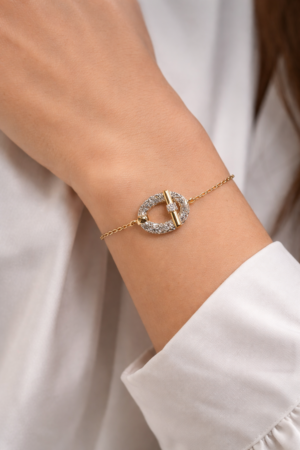 Stirrup bracelet