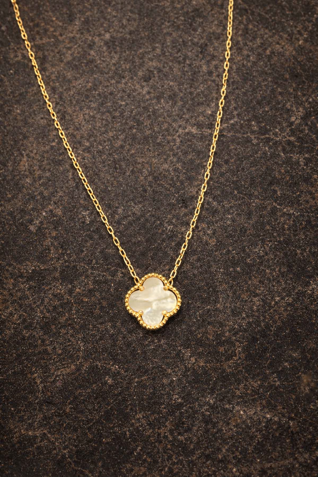 Mother-of-Pearl Clover Jewelry Half Set Van Cleef.