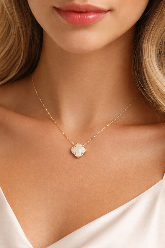 Mother-of-Pearl Clover Necklace – Van Cleef