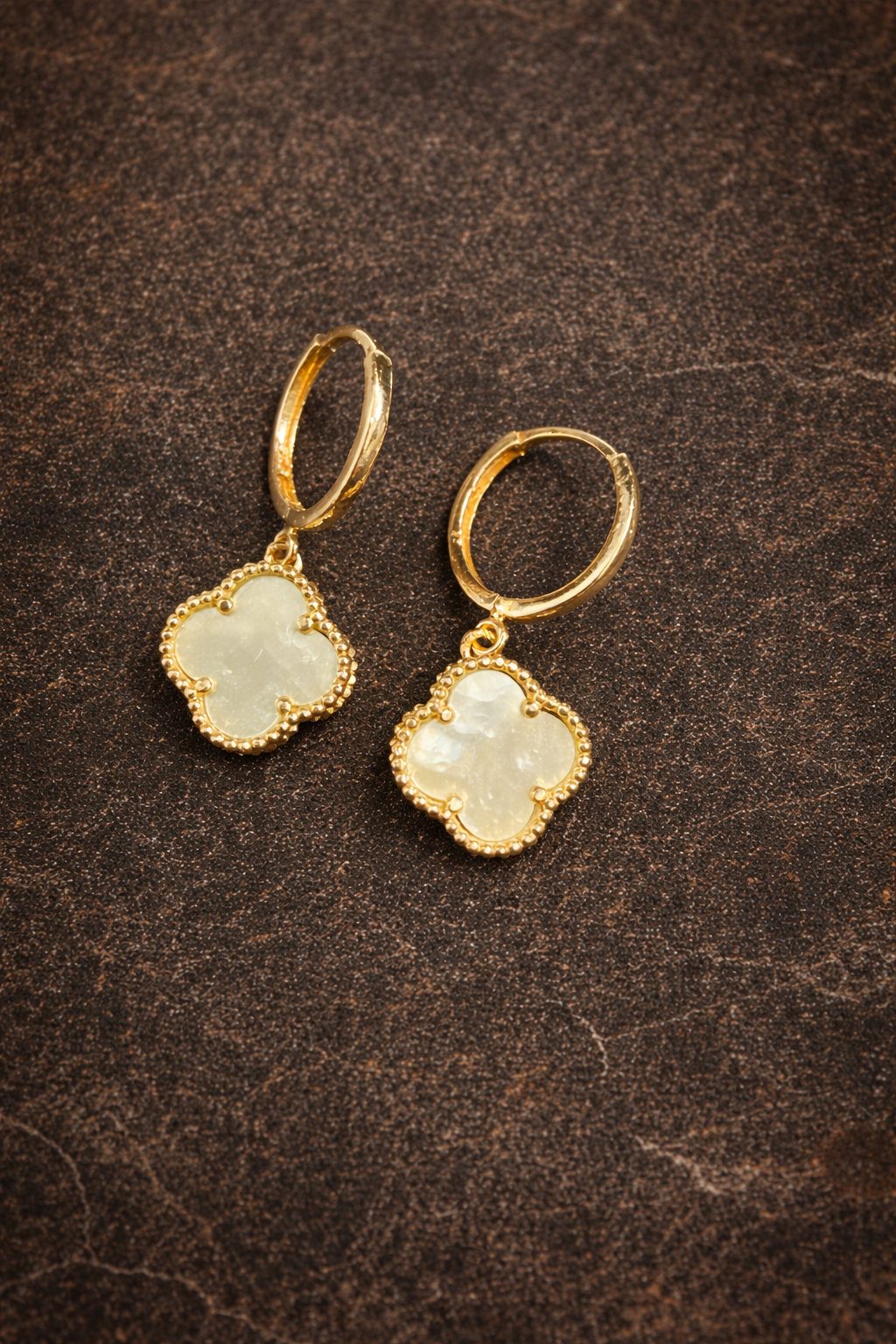 Mother-of-Pearl Clover Earrings – Van Cleef