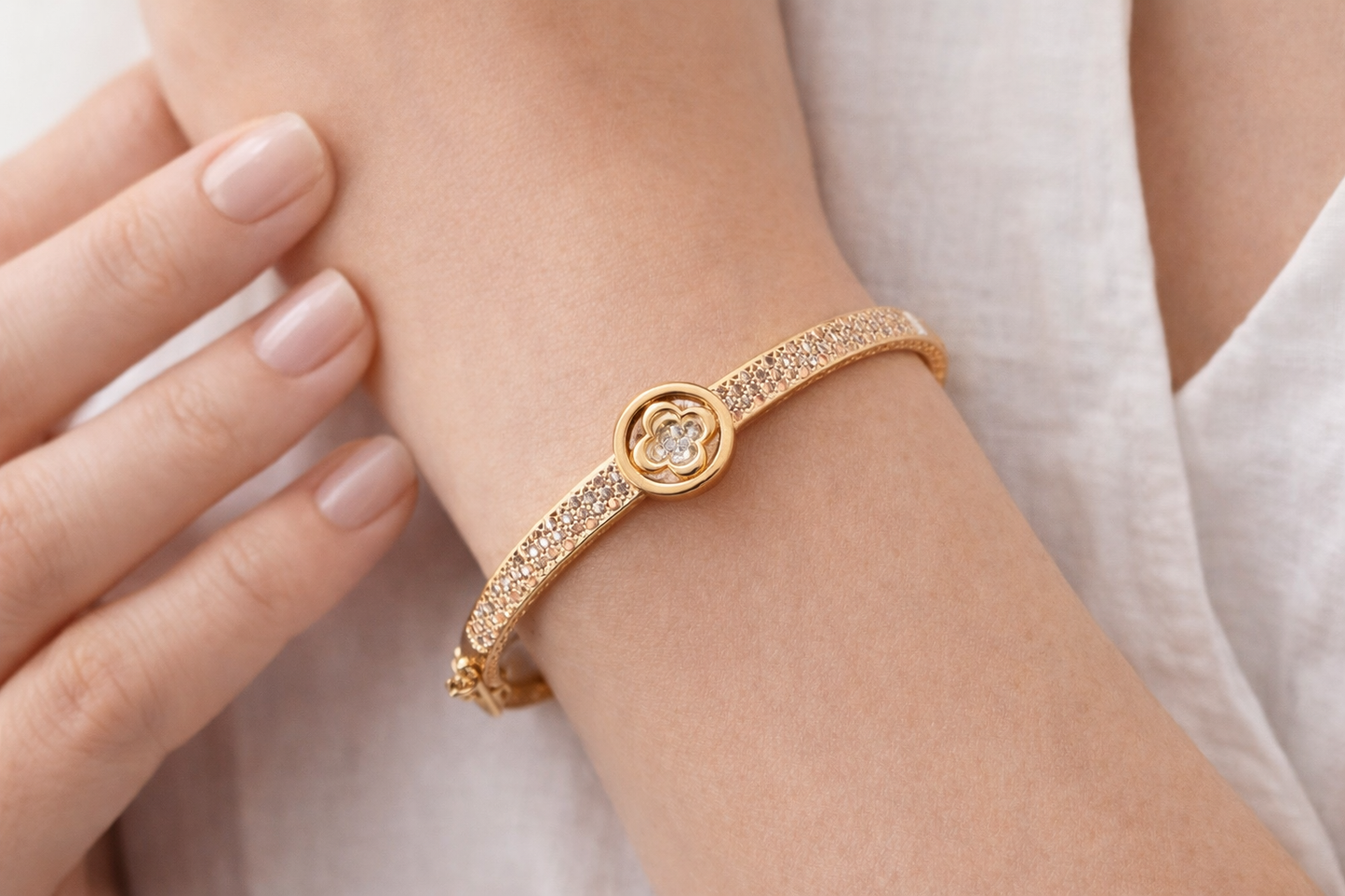 Golden Clover Shiny Bangle